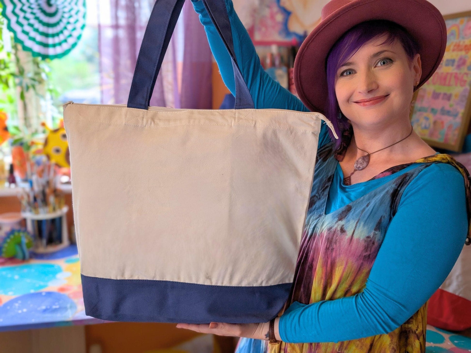 Womb Art Zipped Bag