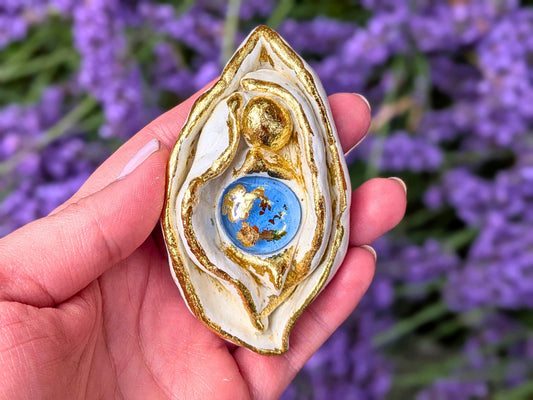 Sacred Palm Goddess "Neela" Clay Sculpture | Meditation Tool | Yoni Art, Mother Earth, Vulva Art